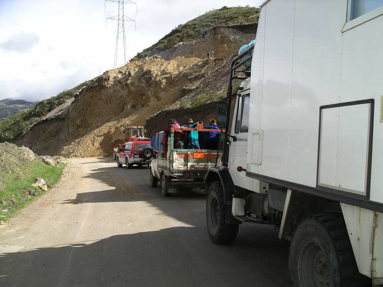 derumbe de la pista de camino a las ruinas