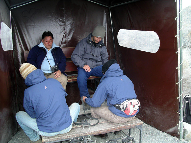 y que a uno le tengan que poner los crampones....a estas alturas...