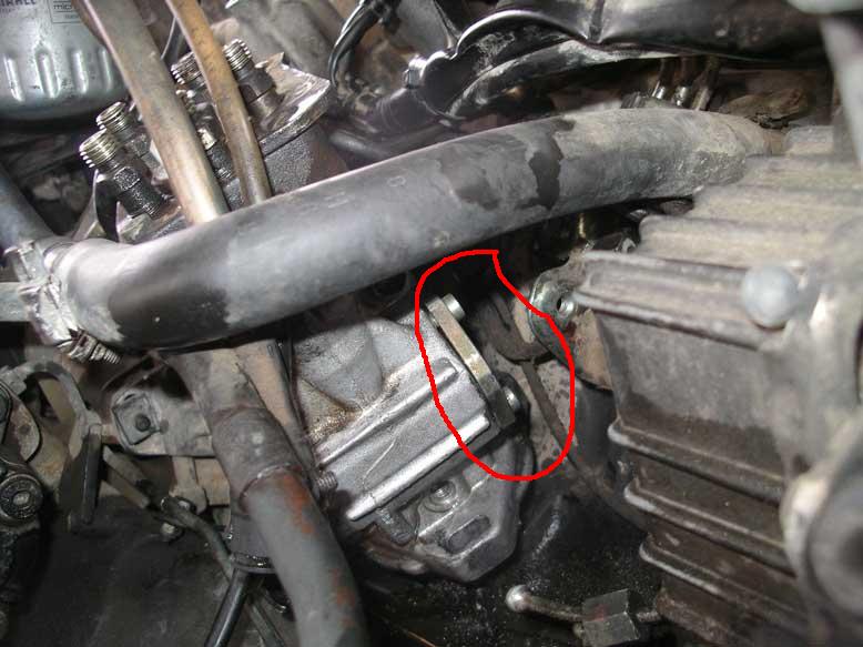 para  los entendidos, esta es la tapa interior que alberga el reten