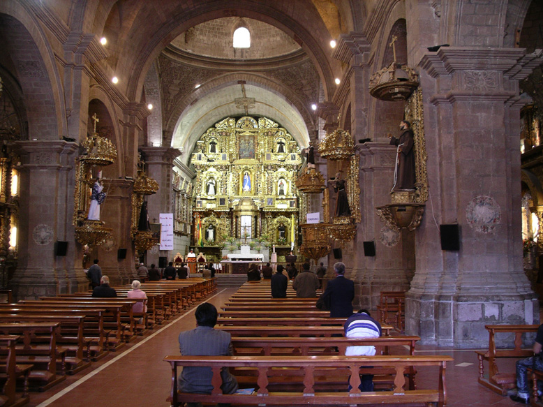 Interior de la Iglesia de San Francisco