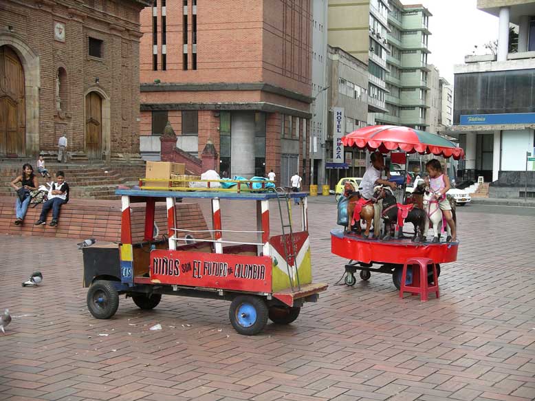 tiovivo portatil. Cali