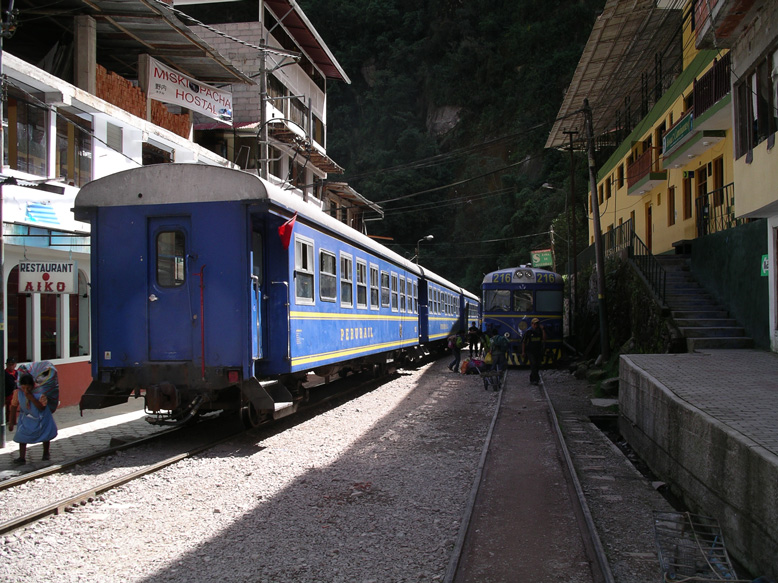 tren en Aguas calientes